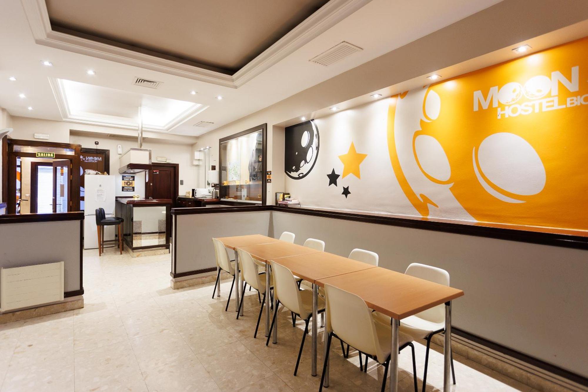 בילבאו Moon Hostel Bio מראה חיצוני תמונה