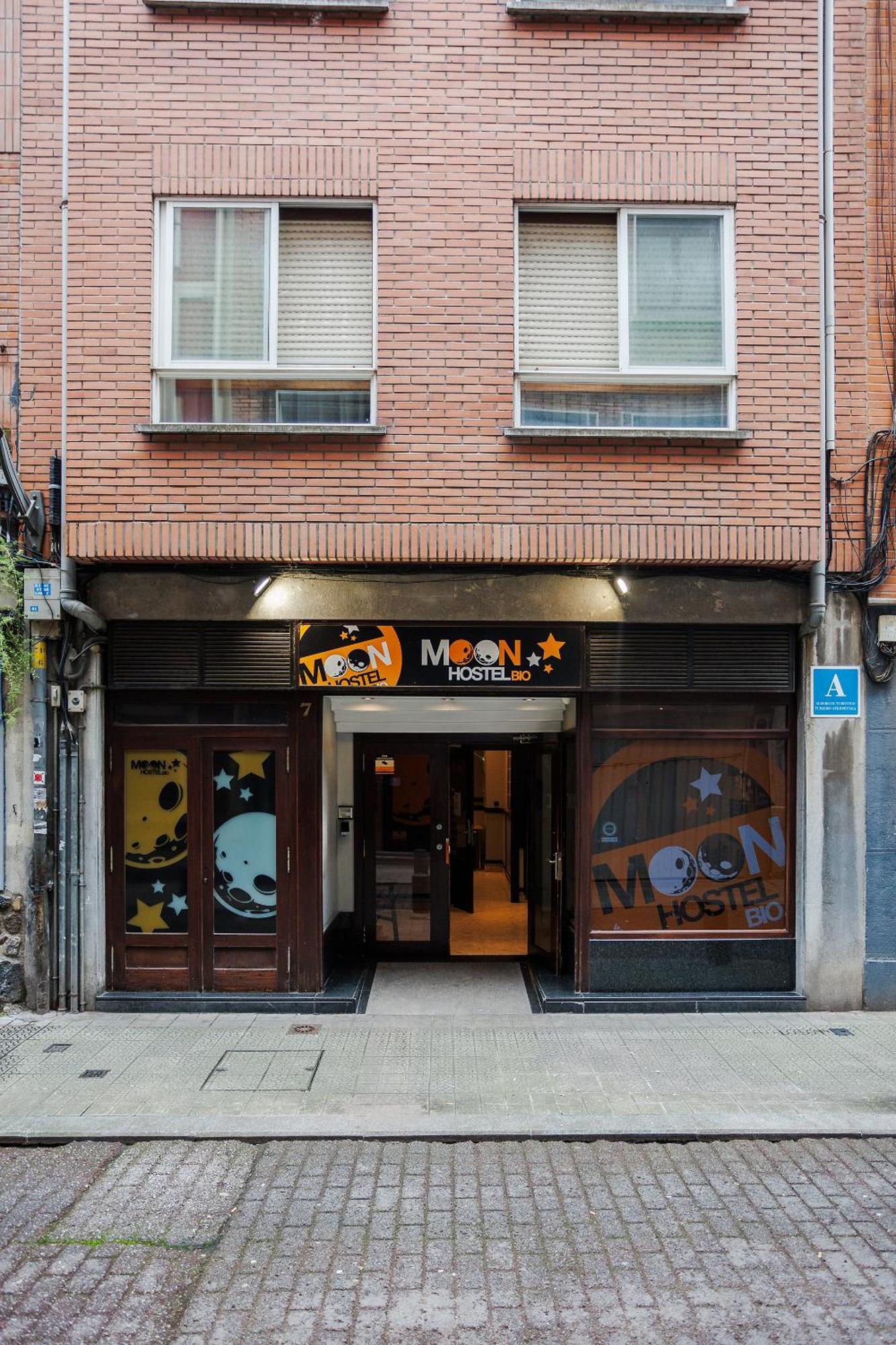 בילבאו Moon Hostel Bio מראה חיצוני תמונה